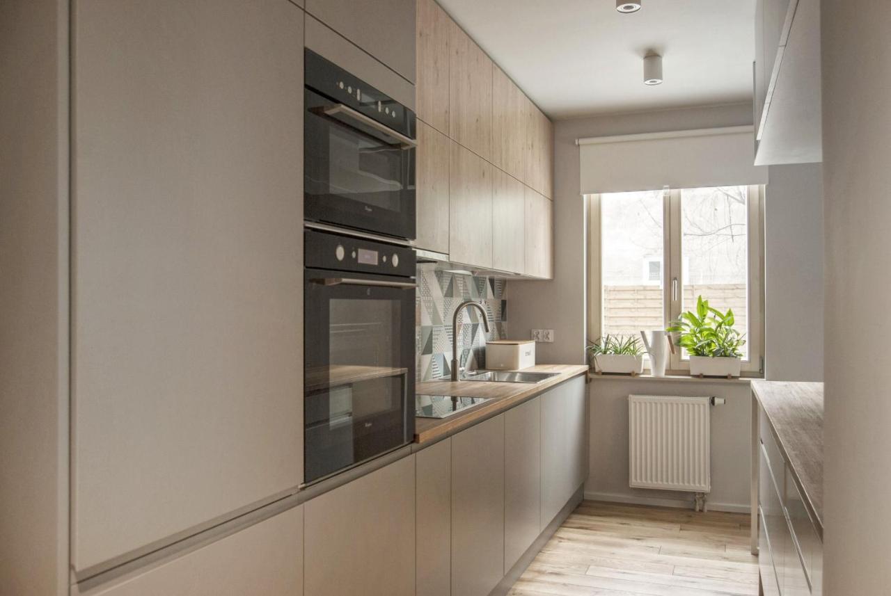 Charming Apartment With Garden, Only 1 Km To Wawel Castle By Noclegi Renters Cracovia Esterno foto