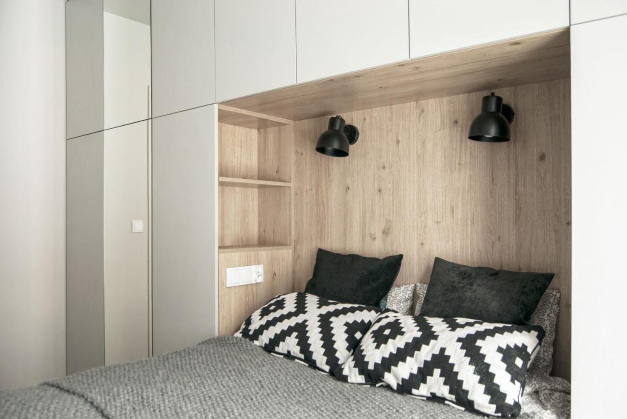 Charming Apartment With Garden, Only 1 Km To Wawel Castle By Noclegi Renters Cracovia Esterno foto